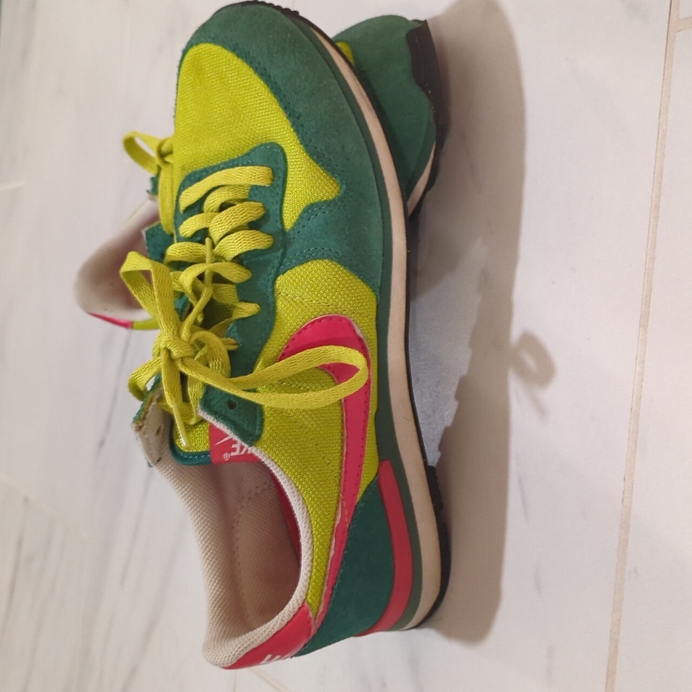 Retro nikes